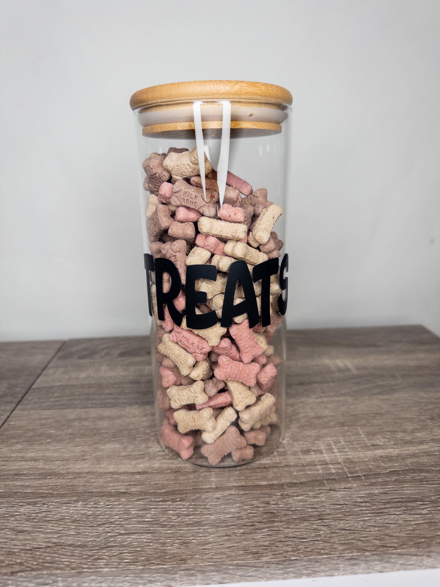 Airtight Glass Pet Treat Jar with Bamboo Lid – Stylish Dog & Cat Treat Storage Container