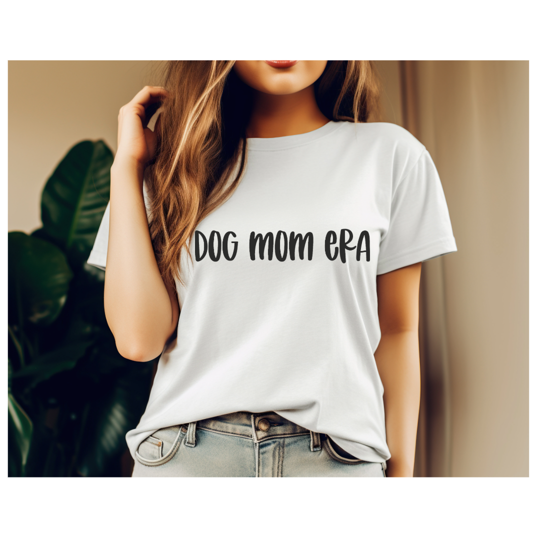 Chic 'Dog Mom Era' Fleece T-shirt - Trending Style